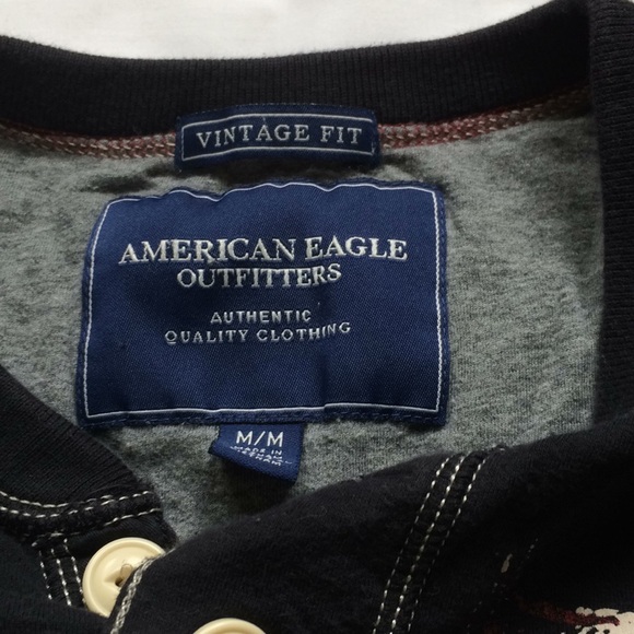 American Eagle Outfitters 3 button Vintage Fit - Picture 2 of 3